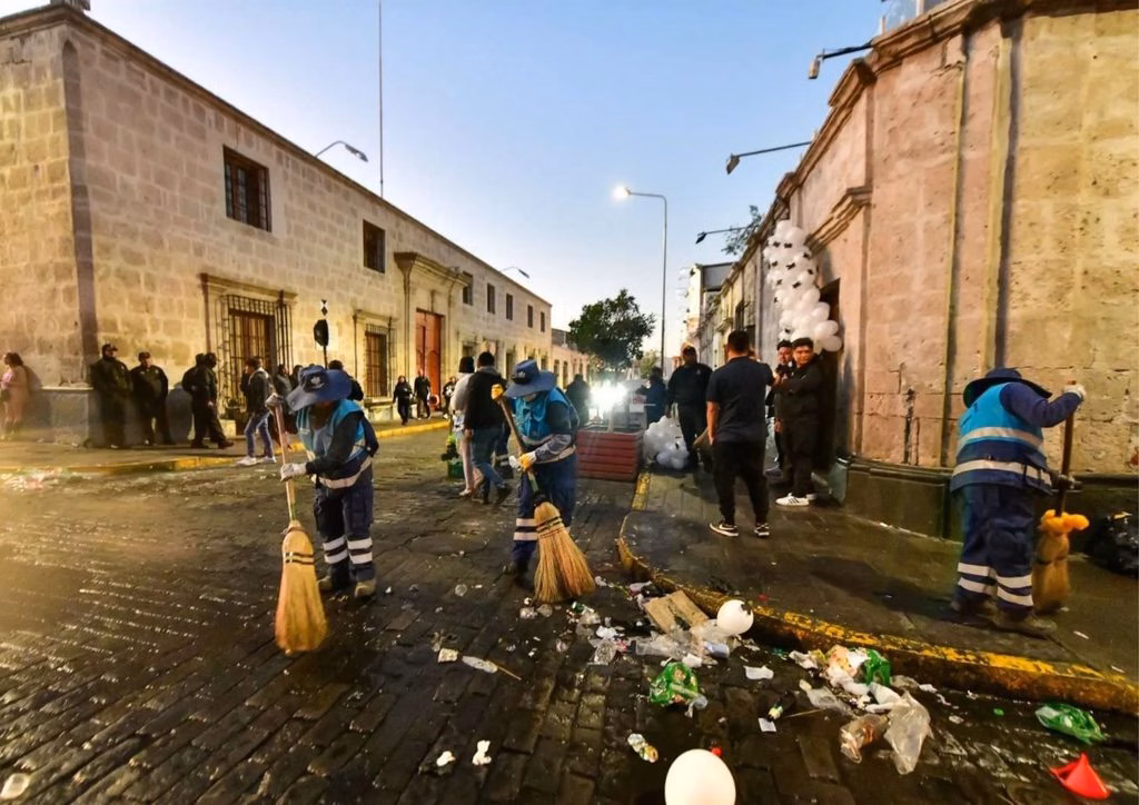 Halloween Arequipa: instalan vallas en la Plaza de Armas, reforzarán limpieza y retirarán a todos desde las 3.00 am 2026